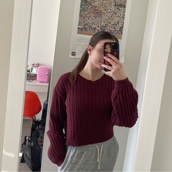 La Hearts Sweaters - Burgundy Cropped Sweater